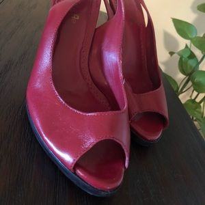 🎉SALE 30% OFF LISTED PRICE Unisa Leather Heels